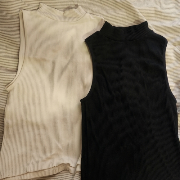 two mini turttleneck sleeveless tops - Picture 1 of 1